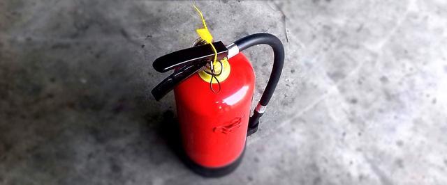 Manual fire extinguishing equipment